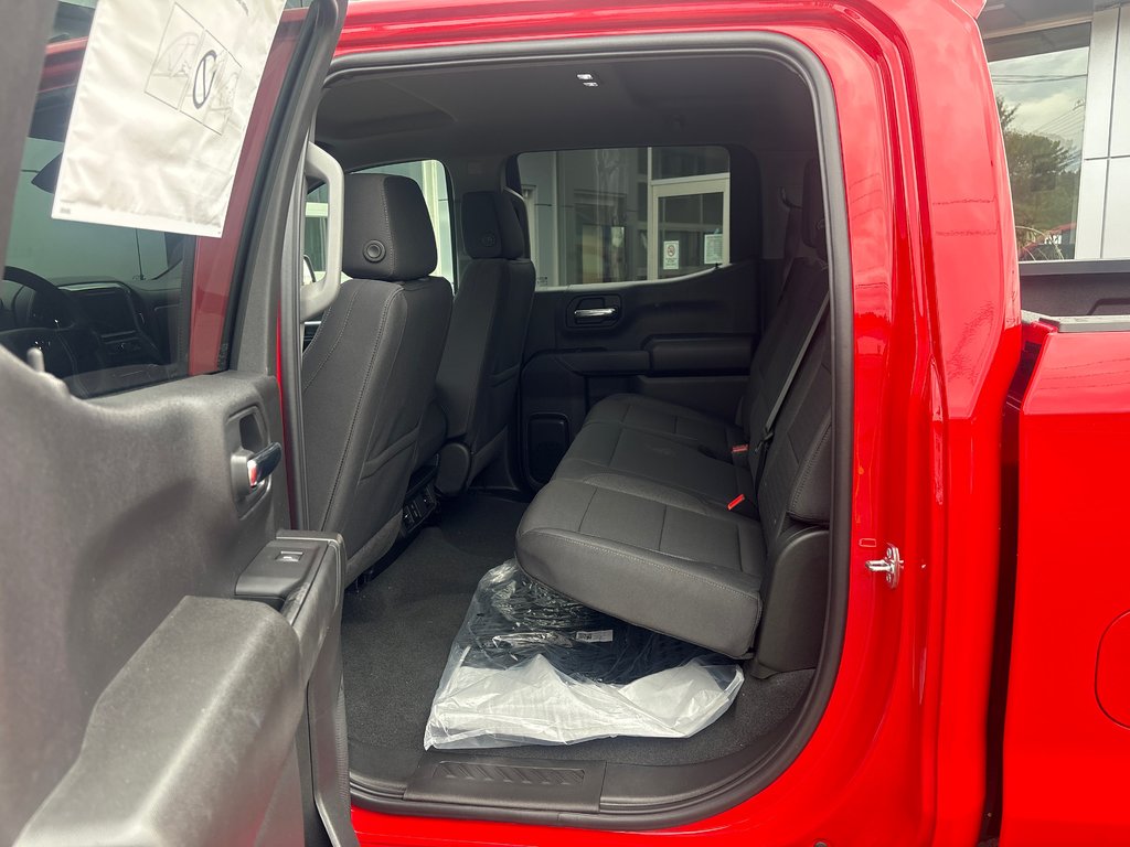 2026 Chevrolet Silverado 1500 Custom Trail Boss in New Richmond, Quebec - 8 - w1024h768px