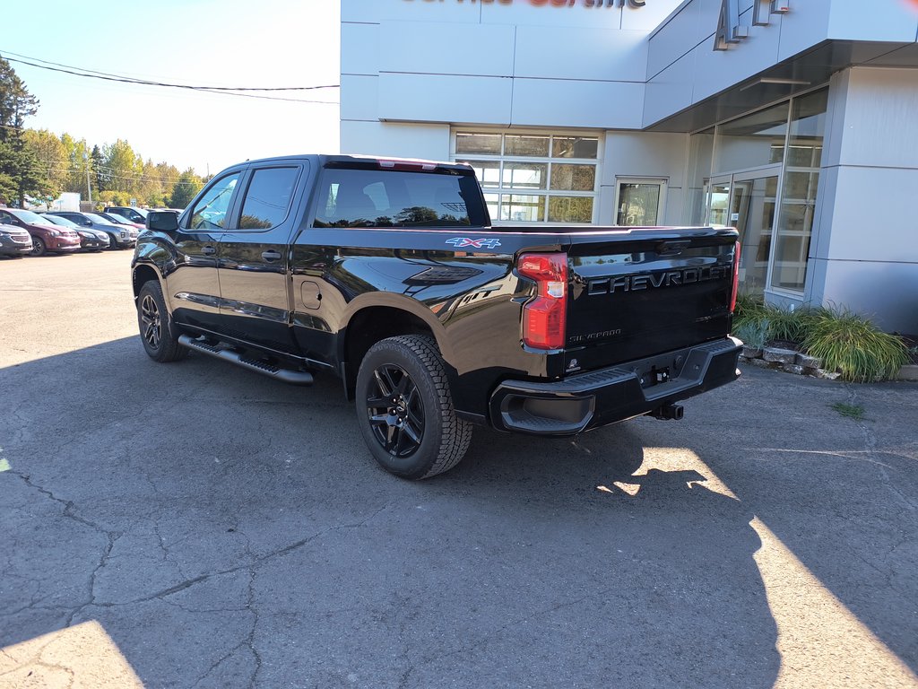 Chevrolet Silverado 1500 Custom 2026 à New Richmond, Québec - 2 - w1024h768px