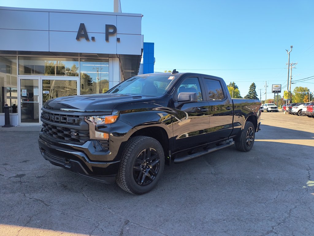 Chevrolet Silverado 1500 Custom 2026 à New Richmond, Québec - 1 - w1024h768px