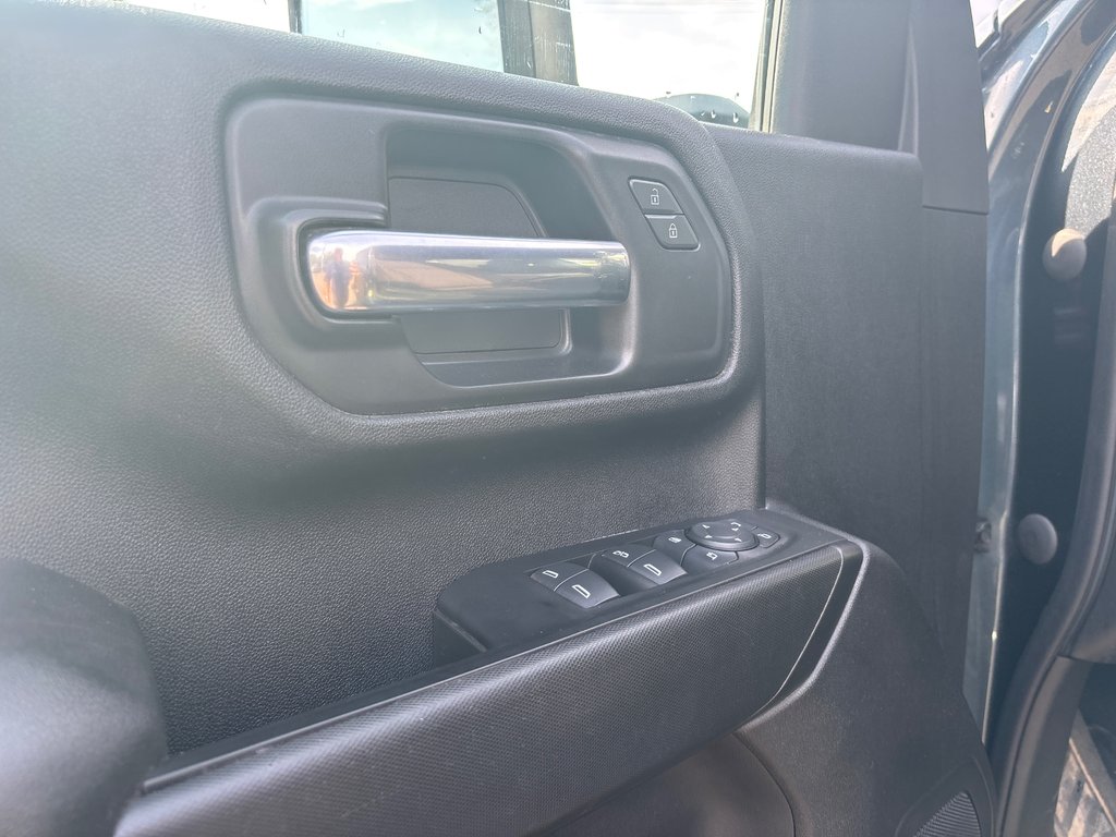 2020 Chevrolet SILVERADO 2500 4RM C Custom in New Richmond, Quebec - 8 - w1024h768px