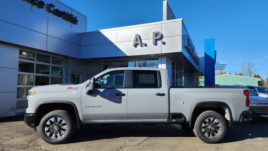 SILVERADO 2500 HD CUSTOM 2025 à New Richmond, Québec - 2 - w1024h768px