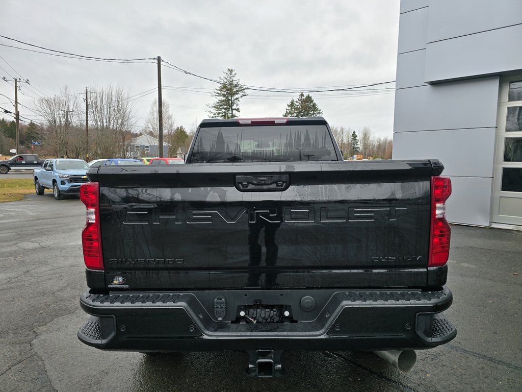 Chevrolet Silverado 2500 HD CUSTOM 2026 à New Richmond, Québec - 5 - w1024h768px