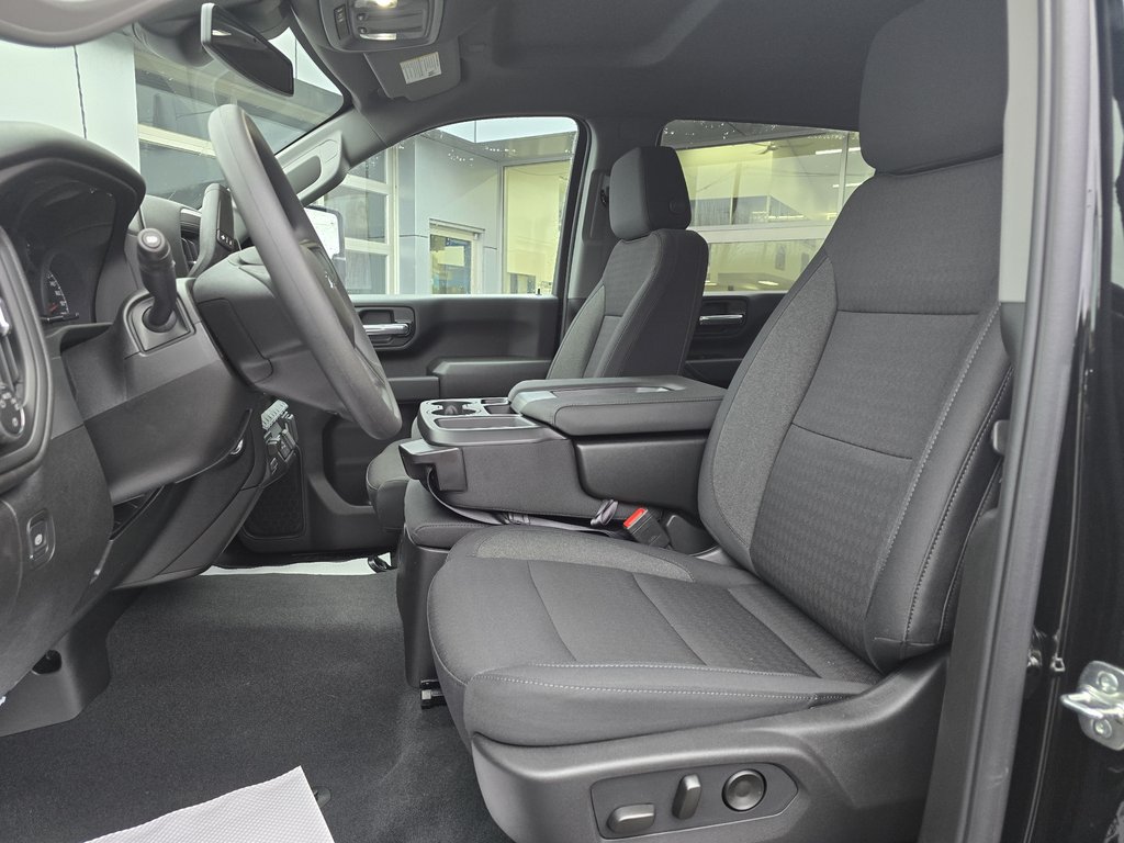 Chevrolet Silverado 2500 HD CUSTOM 2026 à New Richmond, Québec - 8 - w1024h768px