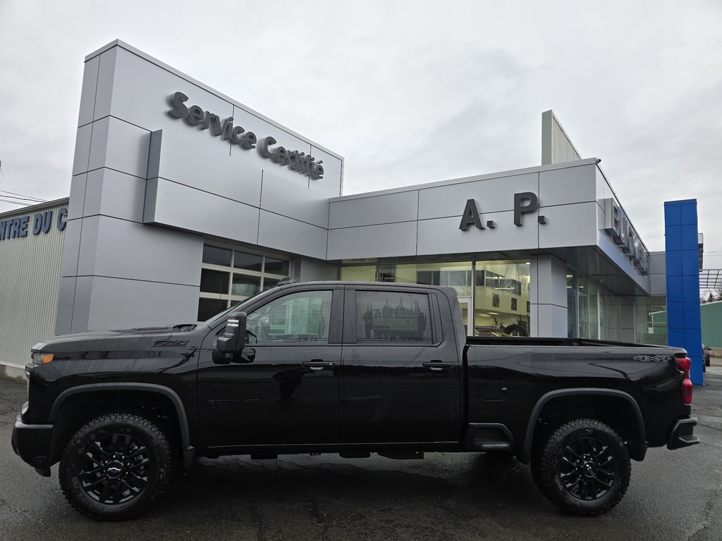 Chevrolet Silverado 2500 HD CUSTOM 2026 à New Richmond, Québec - 2 - w1024h768px