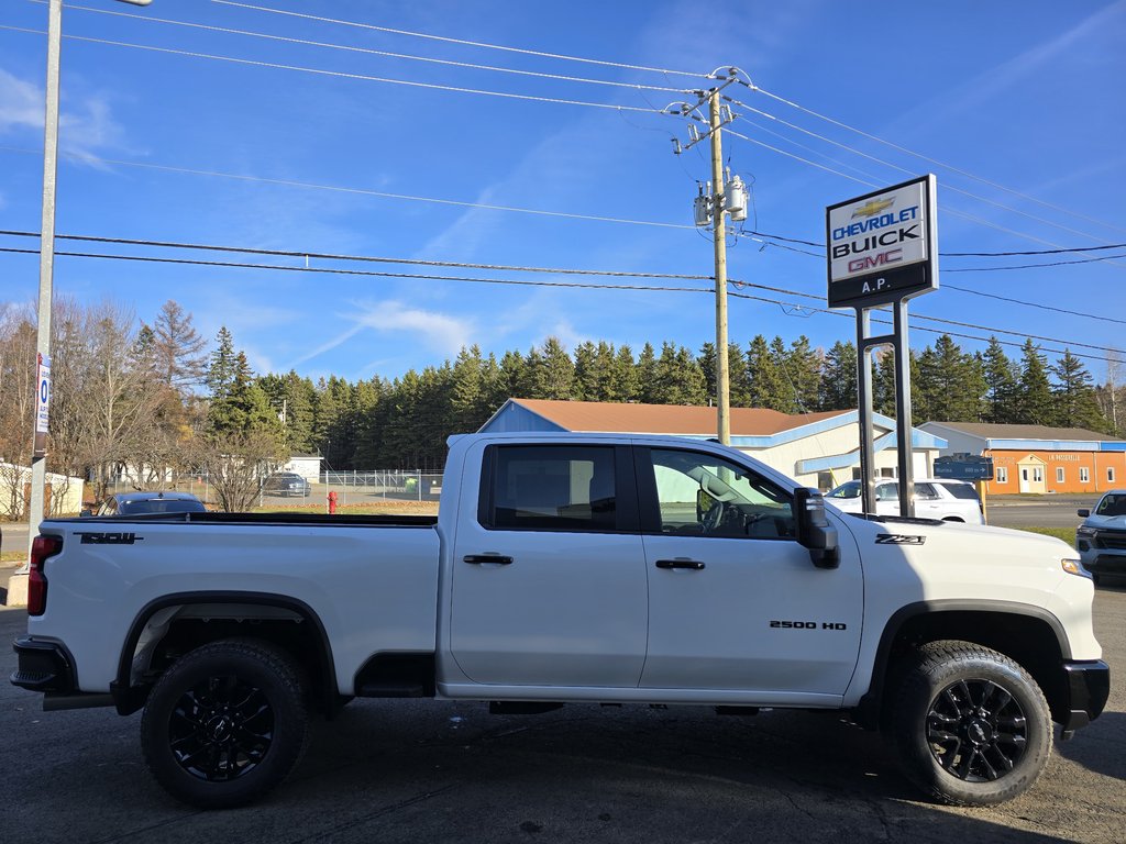 Chevrolet Silverado 2500 HD LT 2026 à New Richmond, Québec - 4 - w1024h768px