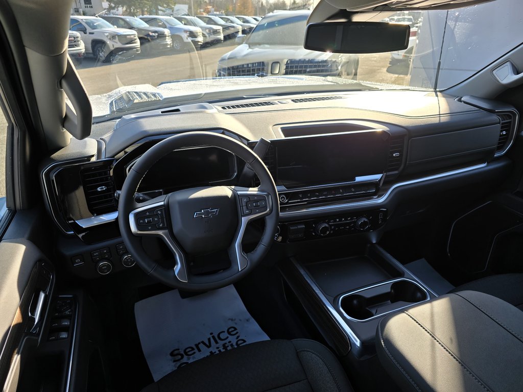 Chevrolet Silverado 2500 HD LT 2026 à New Richmond, Québec - 8 - w1024h768px