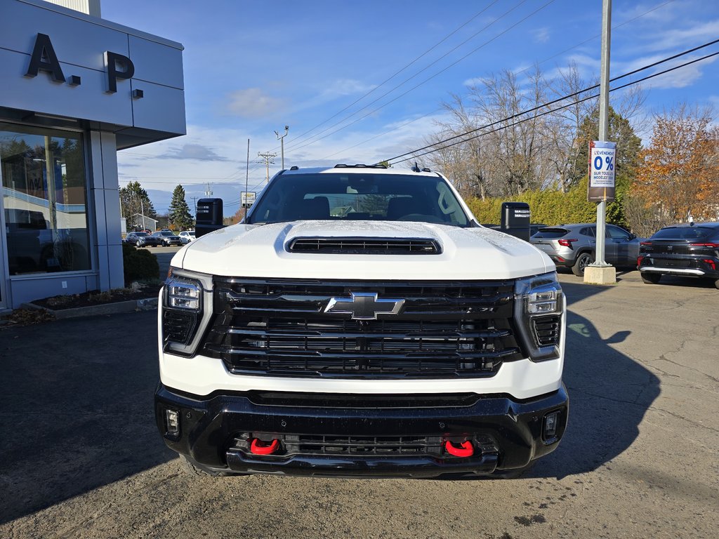 Chevrolet Silverado 2500 HD LT 2026 à New Richmond, Québec - 3 - w1024h768px