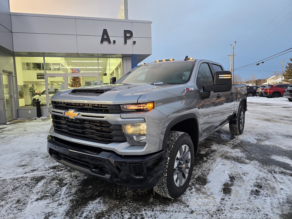 2026 Chevrolet Silverado 2500 HD CUSTOM in New Richmond, Quebec - 1 - w1024h768px