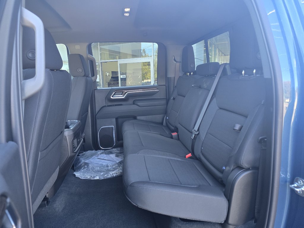 Chevrolet Silverado 2500 HD LT 2026 à New Richmond, Québec - 6 - w1024h768px