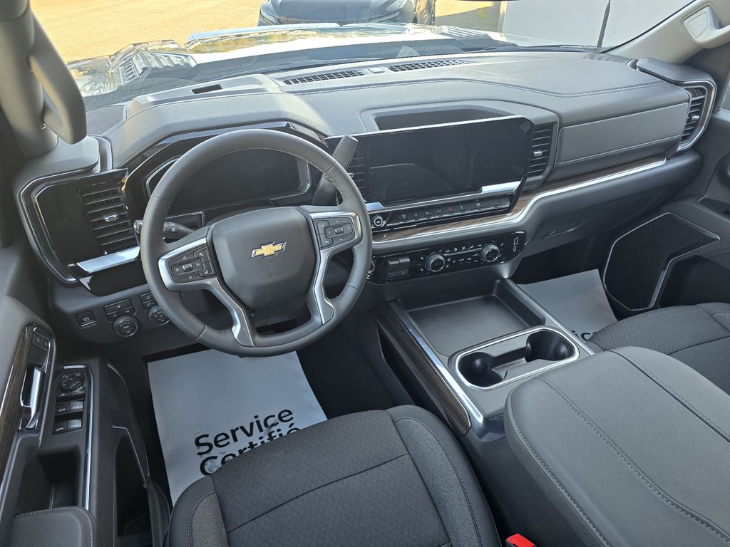 Chevrolet Silverado 2500 HD LT 2026 à New Richmond, Québec - 8 - w1024h768px