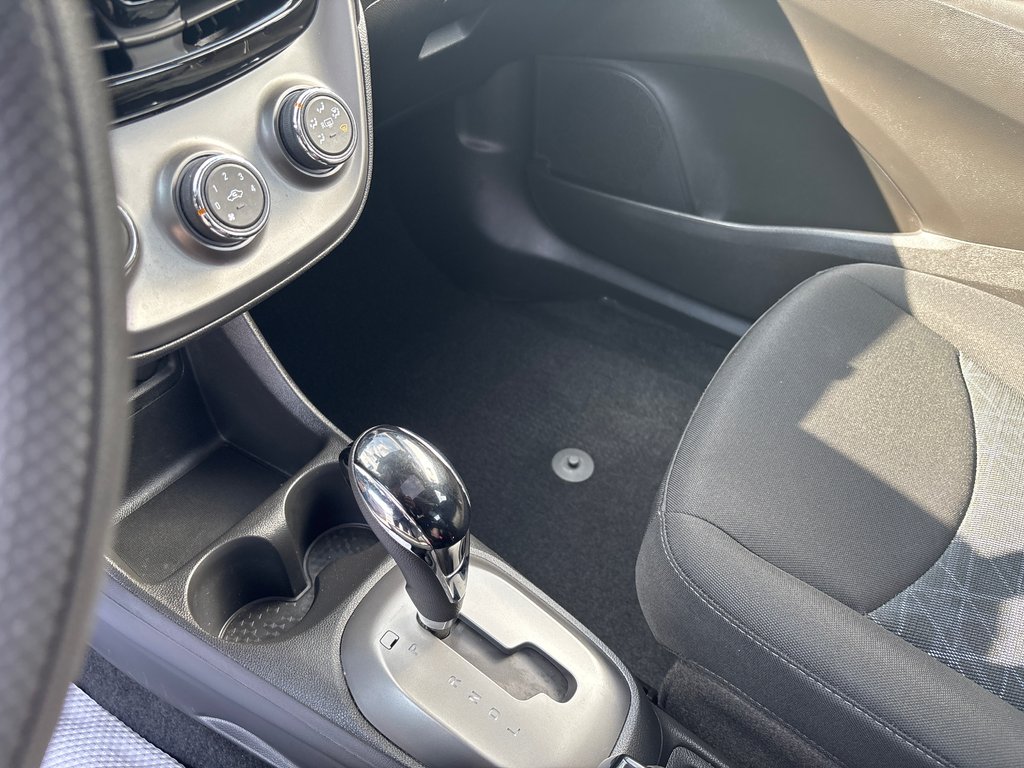 2020 Chevrolet Spark LT in New Richmond, Quebec - 7 - w1024h768px