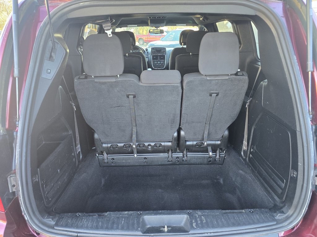 2017 Dodge CARAVAN SE SXT in New Richmond, Quebec - 7 - w1024h768px