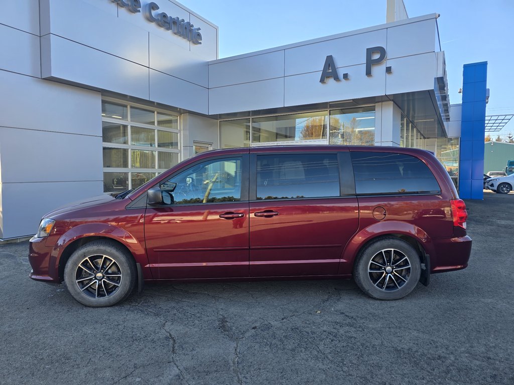 2017 Dodge CARAVAN SE SXT in New Richmond, Quebec - 2 - w1024h768px