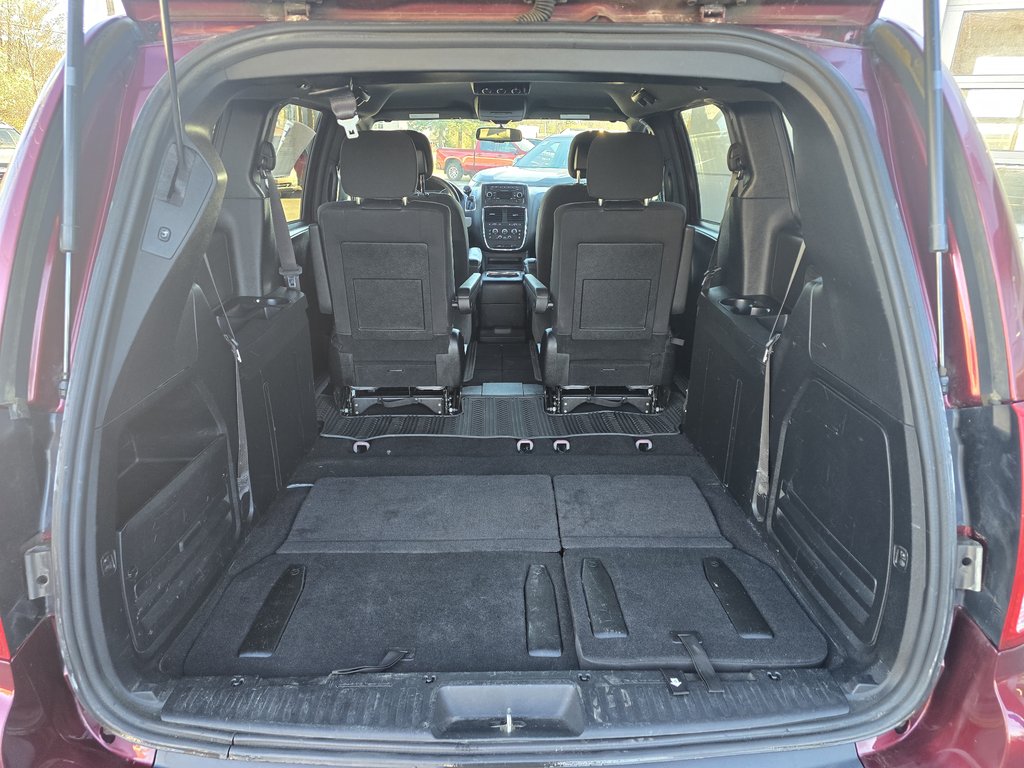 2017 Dodge CARAVAN SE SXT in New Richmond, Quebec - 6 - w1024h768px