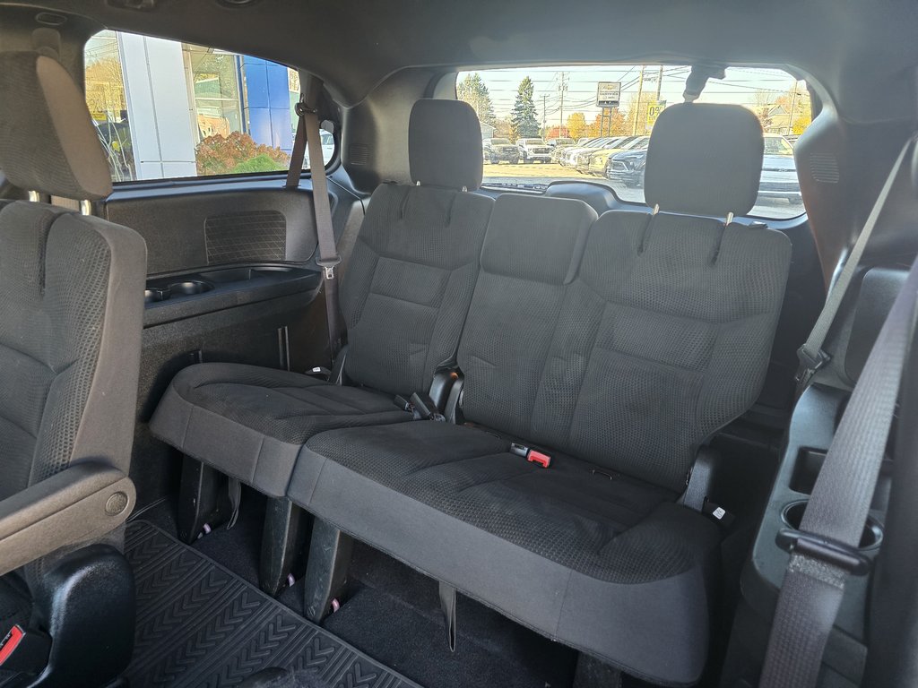 2017 Dodge CARAVAN SE SXT in New Richmond, Quebec - 8 - w1024h768px