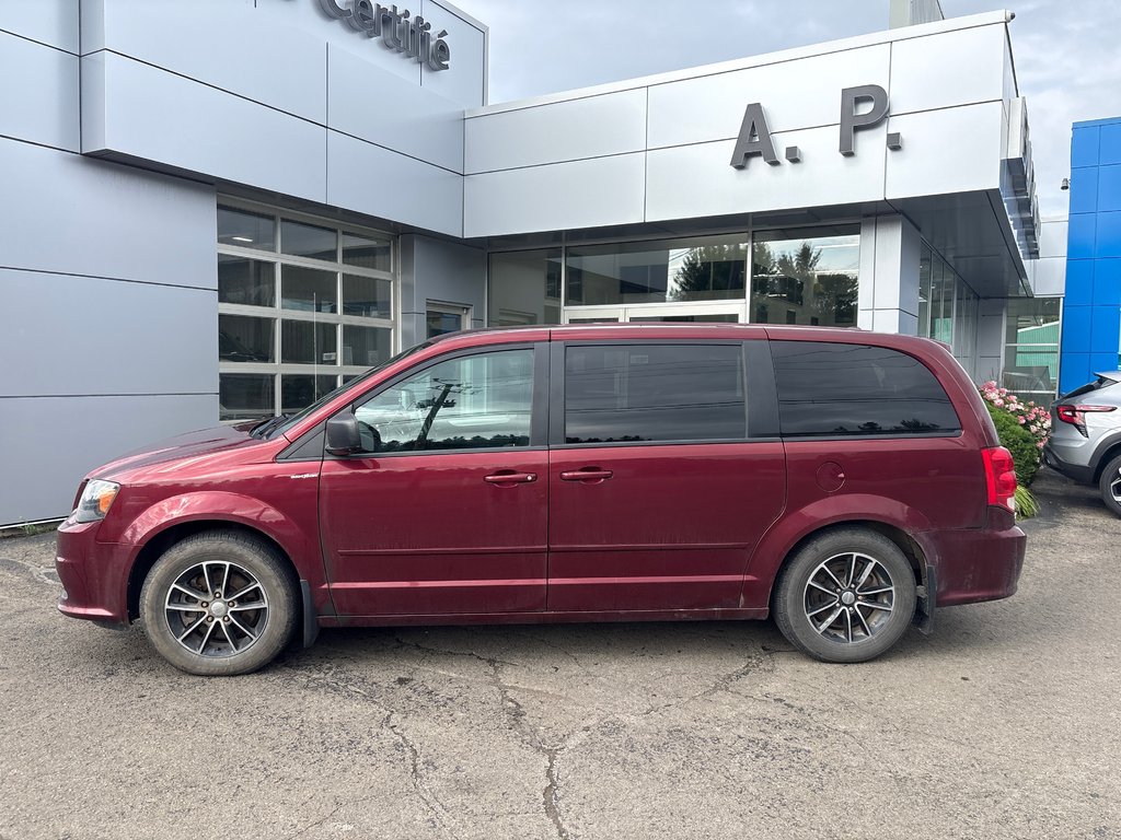2017 Dodge CARAVAN SE SXT in New Richmond, Quebec - 2 - w1024h768px