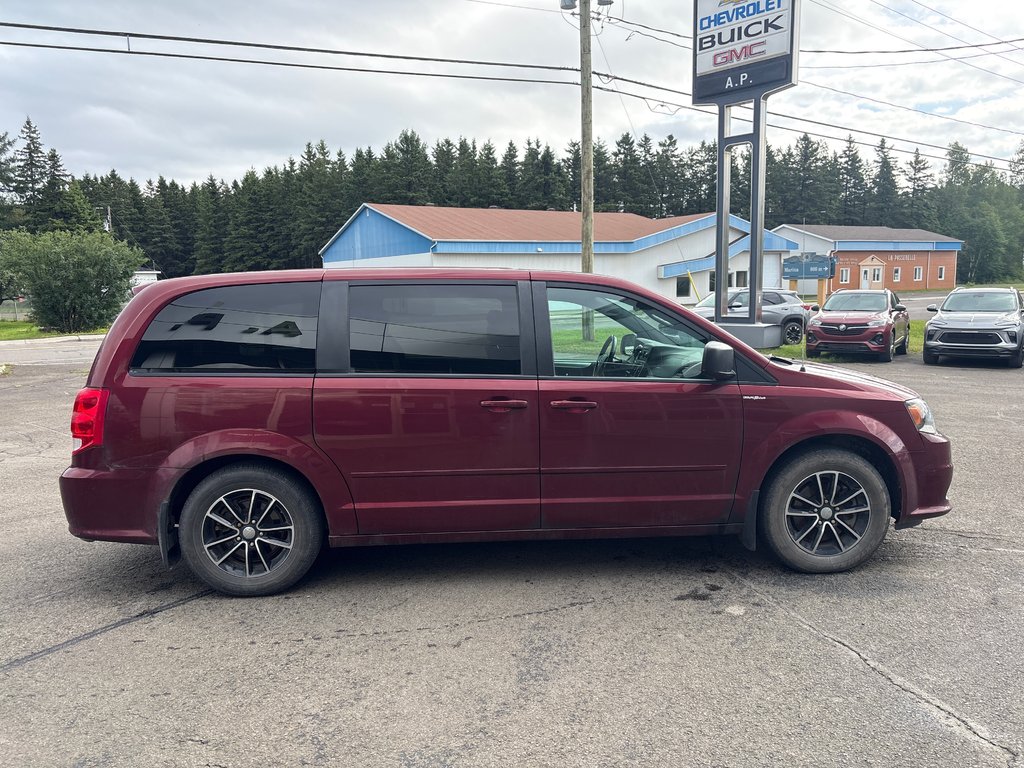 2017 Dodge CARAVAN SE SXT in New Richmond, Quebec - 4 - w1024h768px