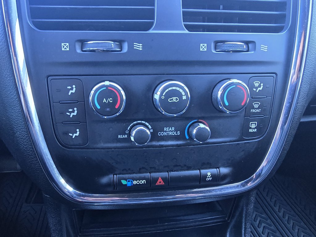 2017 Dodge CARAVAN SE SXT in New Richmond, Quebec - 13 - w1024h768px