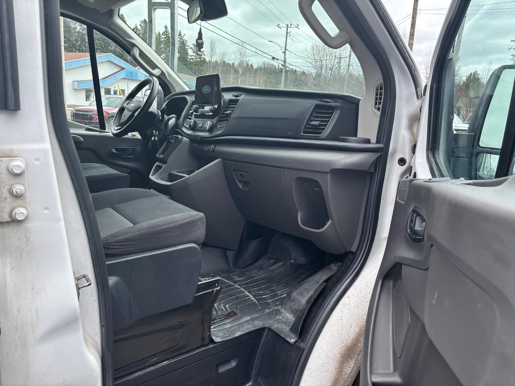 2020 Ford TRANSIT-150 Cargo Van in New Richmond, Quebec - 3 - w1024h768px
