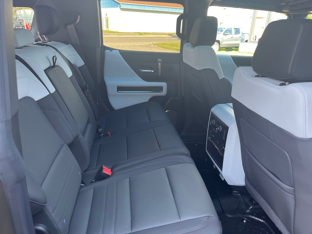 2024  HUMMER EV SUV 3X in New Richmond, Quebec - 10 - w1024h768px