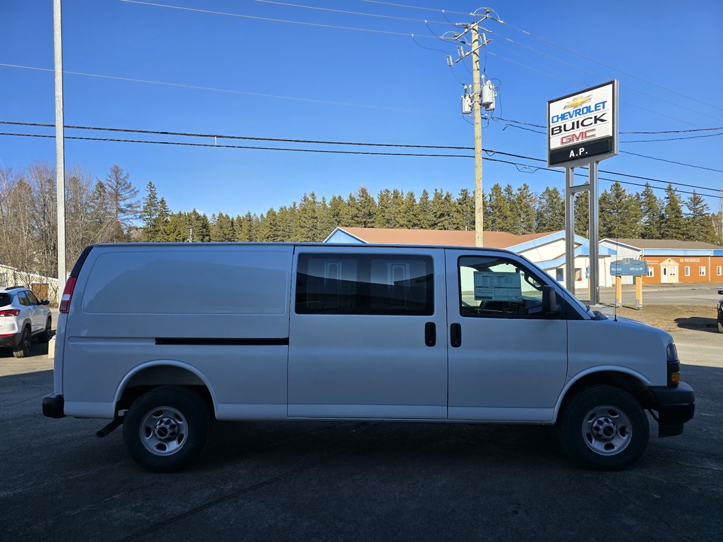 GMC SAVANA CARGO 2500 EXT WB (1WT) CARGO 2026 à New Richmond, Québec - 4 - w1024h768px