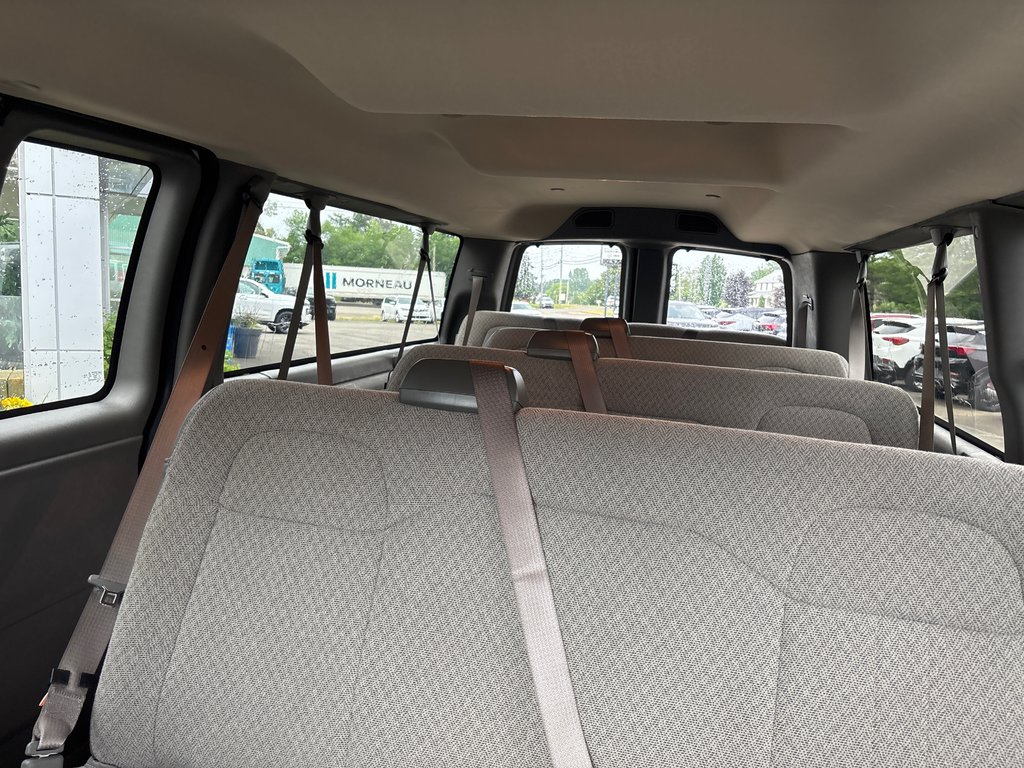 2025 GMC Savana Passenger 3500 LS 155'' in New Richmond, Quebec - 10 - w1024h768px