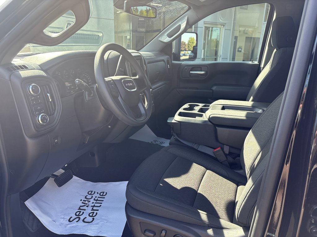 2026 GMC Sierra 1500 PRO in New Richmond, Quebec - 6 - w1024h768px
