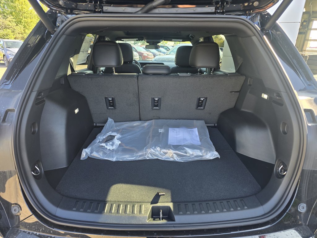 2027 GMC Terrain AT4 in New Richmond, Quebec - 12 - w1024h768px