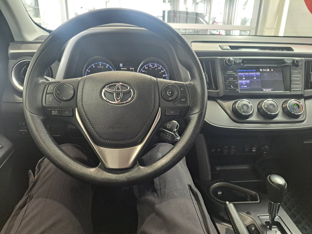 2018  RAV4 LE AWD in Saint-Georges, Quebec - 15 - w1024h768px