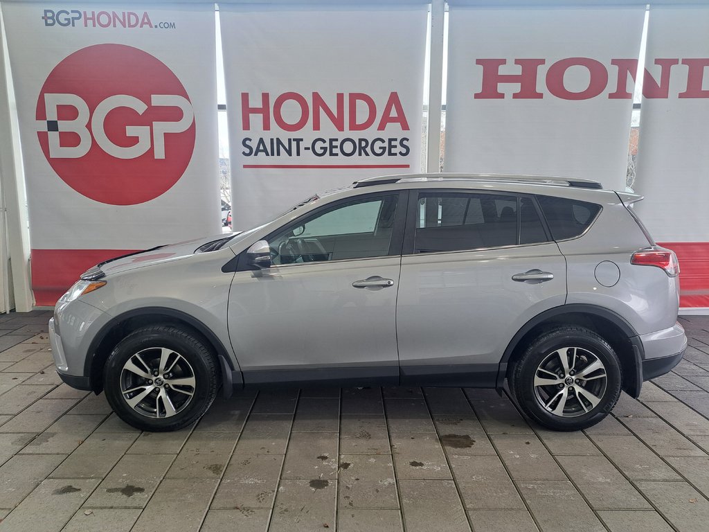 2018  RAV4 LE AWD in Saint-Georges, Quebec - 1 - w1024h768px