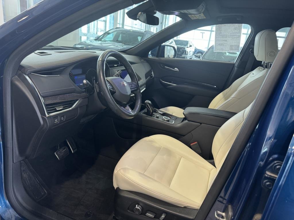 2019  XT4 AWD Sport in Laval, Quebec - 3 - w1024h768px