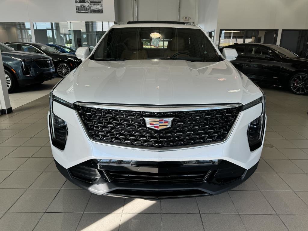 XT4 AWD Premium Luxury 2024 à Laval, Québec - 2 - w1024h768px