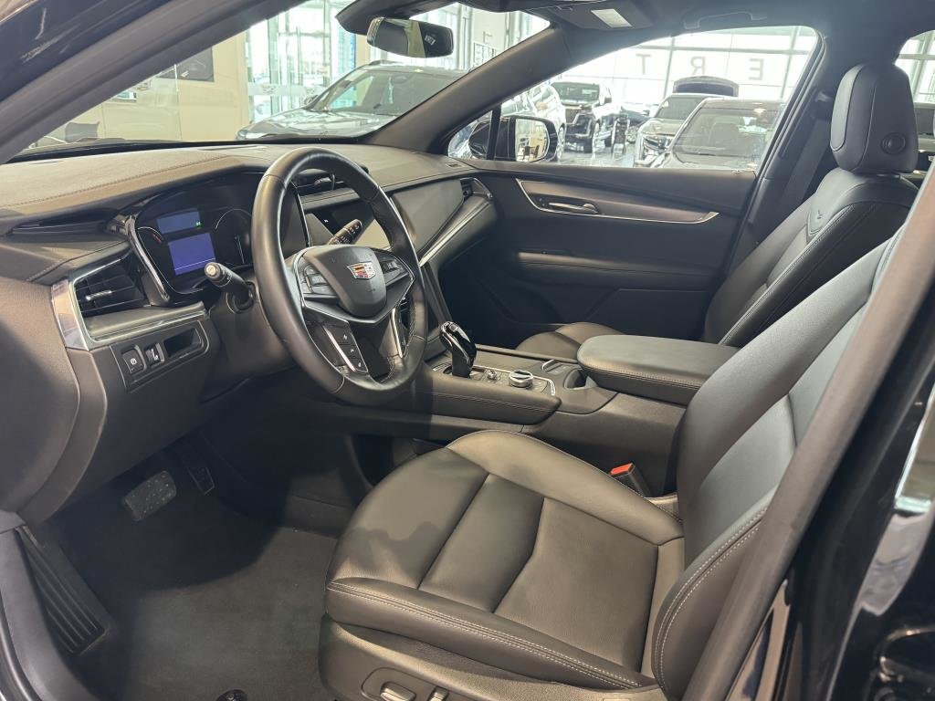 2023  XT5 Luxury in Laval, Quebec - 5 - w1024h768px