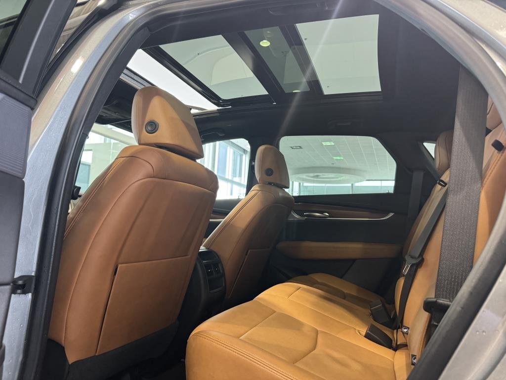 2024  XT5 AWD Premium Luxury 2.0T Toit Navigation Roue 20po in Laval, Quebec - 9 - w1024h768px