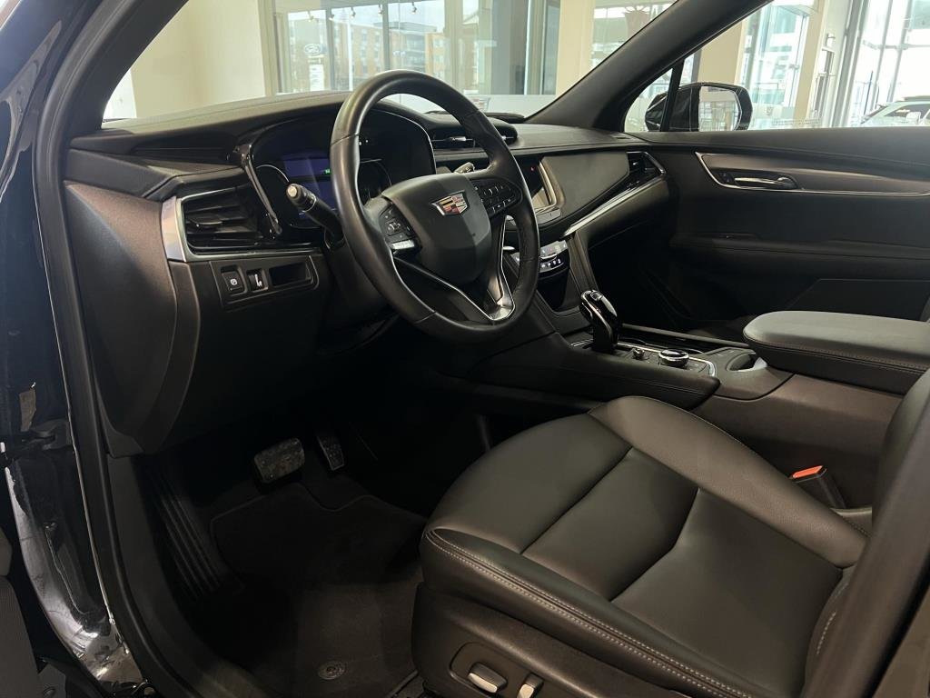 2022  XT6 Luxury 2.0T Awd,7 Passagers,Toit Panoramique in Laval, Quebec - 9 - w1024h768px