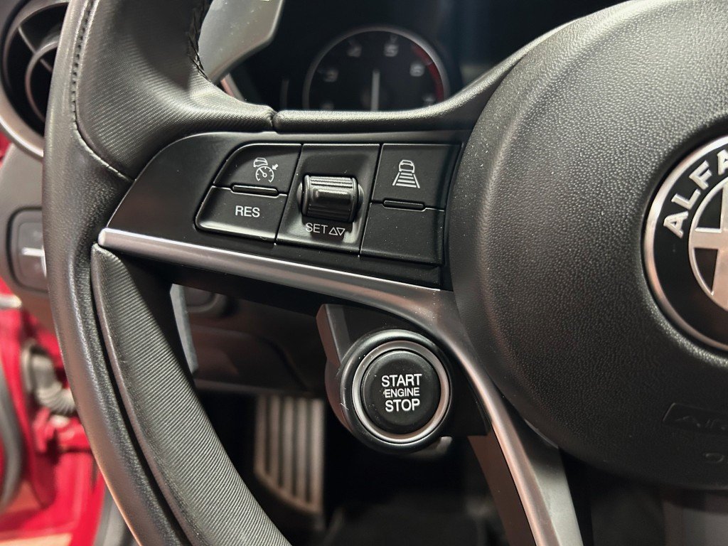 Alfa Romeo GIULIA  2019 à Montréal, Québec - 13 - w1024h768px