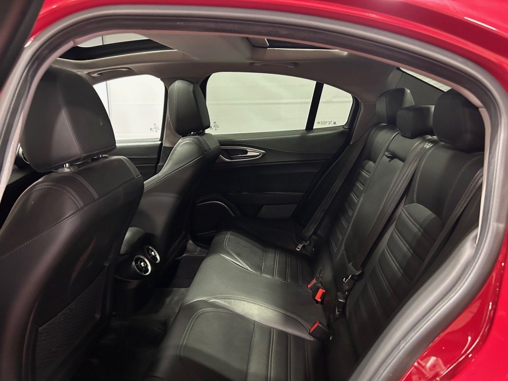 Alfa Romeo GIULIA  2019 à Montréal, Québec - 9 - w1024h768px