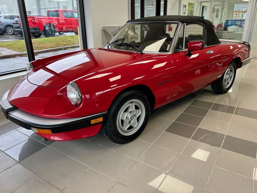 Alfa Romeo SPYDER  1988 à Montréal, Québec - 1 - w1024h768px