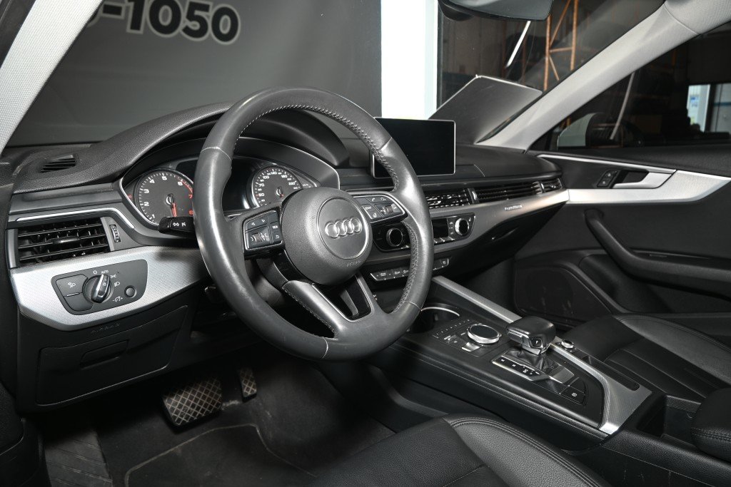 2018 Audi A4 Sedan in Montreal, Quebec - 12 - w1024h768px