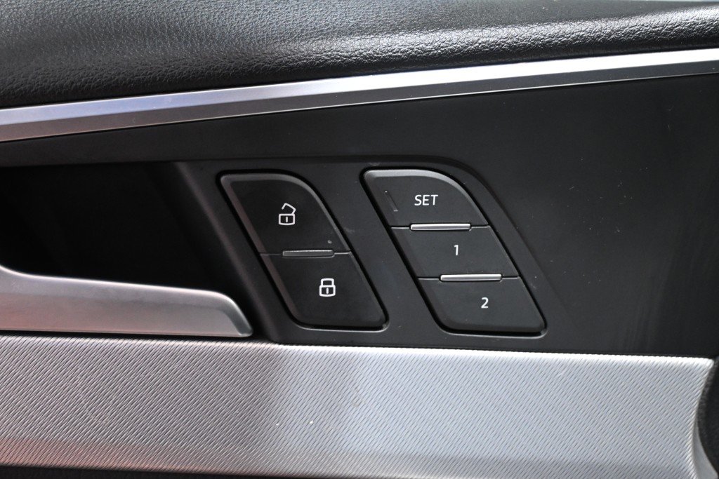 2018 Audi A4 Sedan in Montreal, Quebec - 14 - w1024h768px
