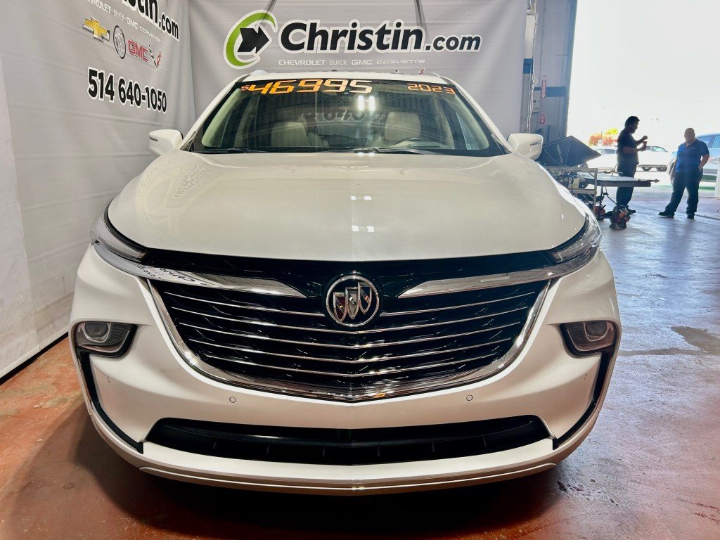 2023 Buick ENCLAVE in Montreal, Quebec - 2 - w1024h768px