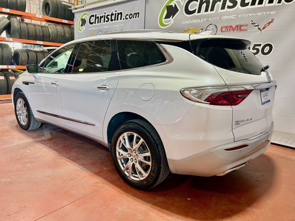 2023 Buick ENCLAVE in Montreal, Quebec - 18 - w1024h768px