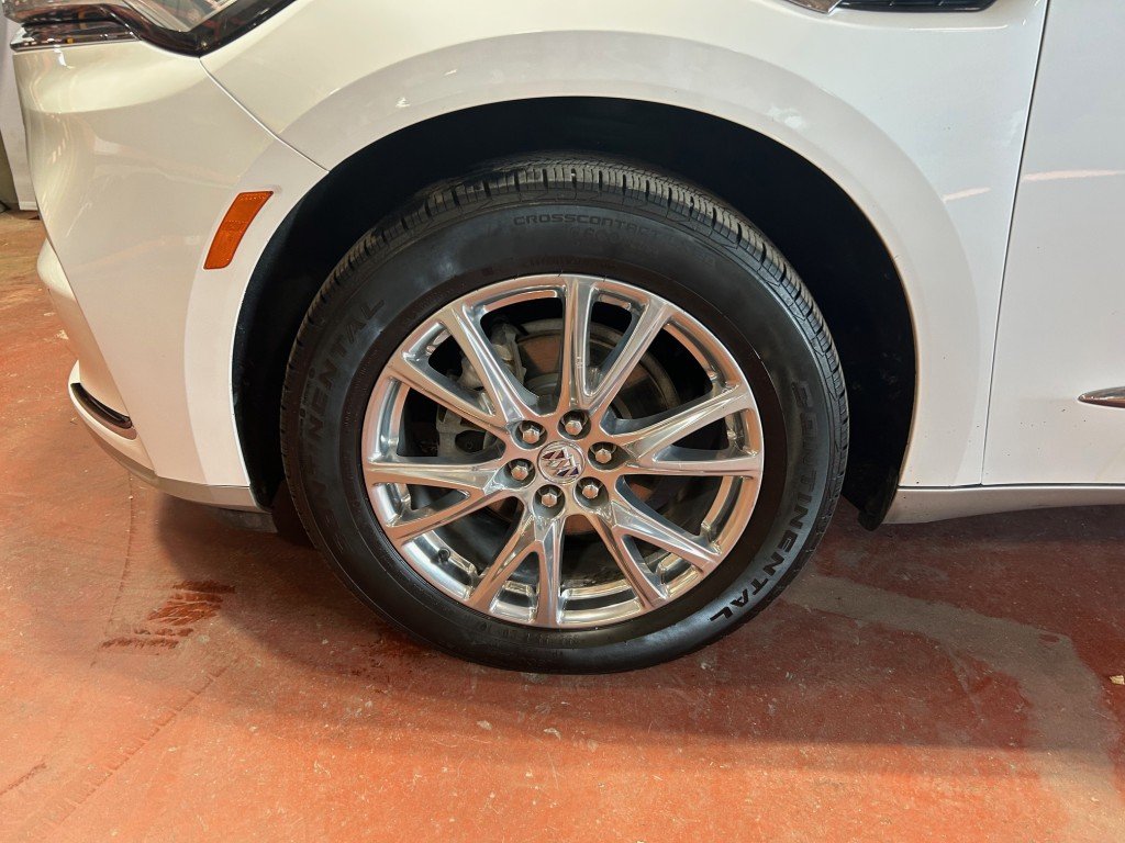 2023 Buick ENCLAVE in Montreal, Quebec - 3 - w1024h768px