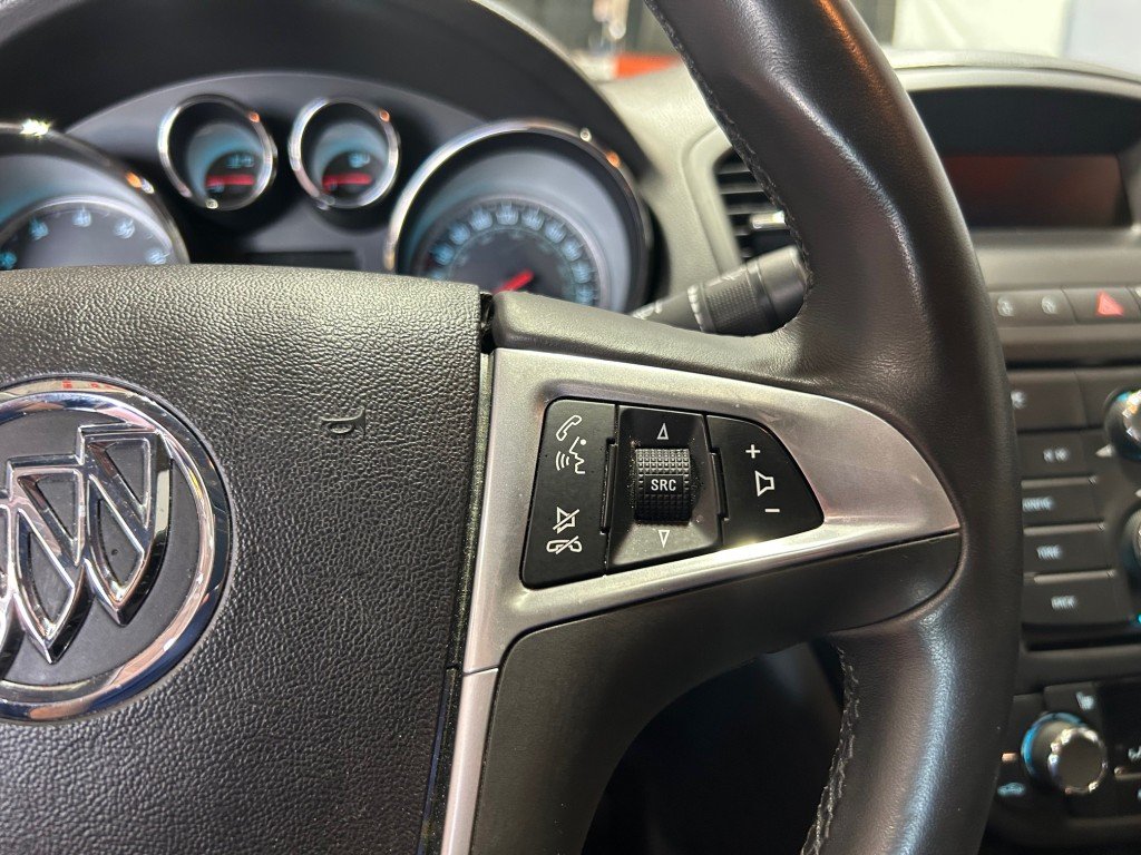 2011 Buick Regal in Montreal, Quebec - 10 - w1024h768px