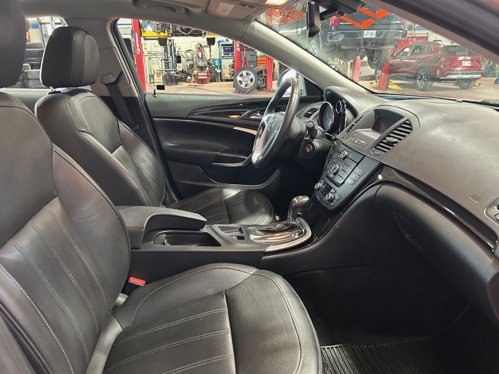 2011 Buick Regal in Montreal, Quebec - 15 - w1024h768px