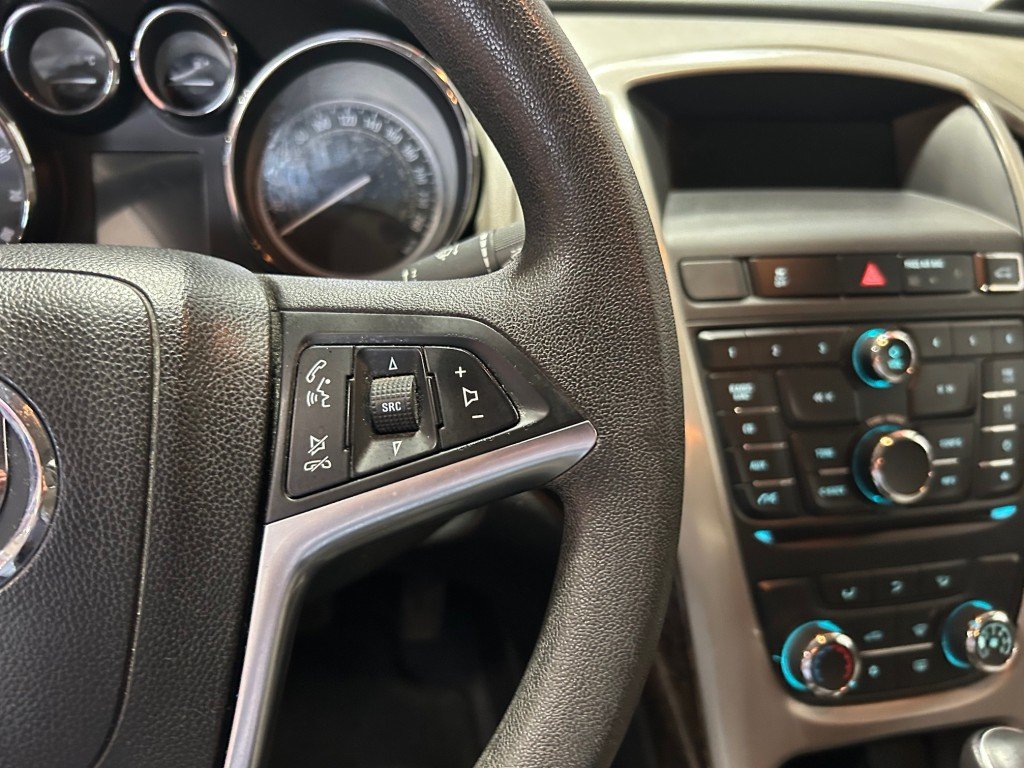 2012 Buick VERANO in Montreal, Quebec - 10 - w1024h768px