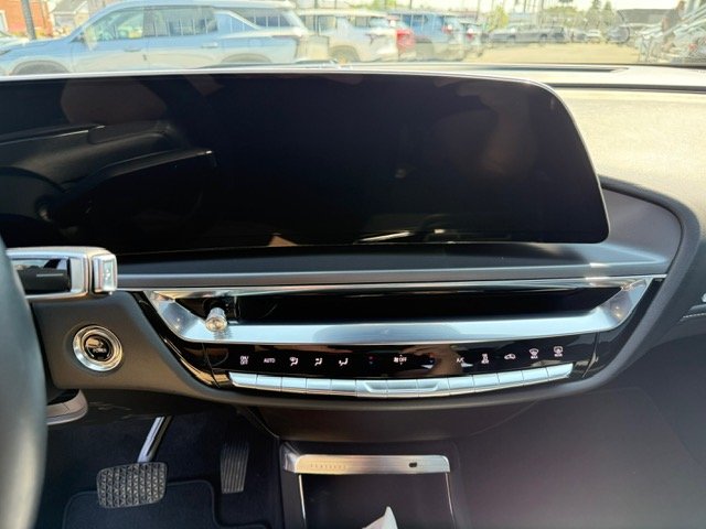 Cadillac LYRIQ  2024 à Montréal, Québec - 10 - w1024h768px