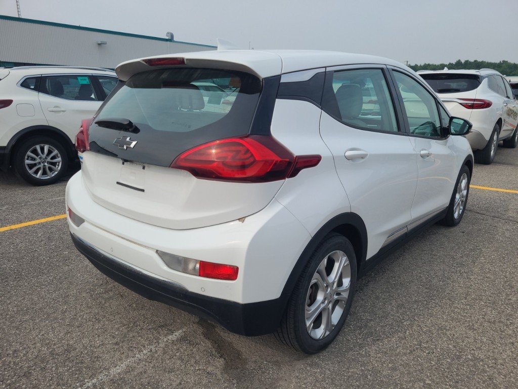 2020 Chevrolet Bolt EV in Montreal, Quebec - 2 - w1024h768px
