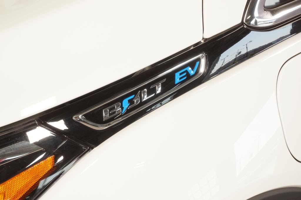 2021 Chevrolet Bolt EV in Montreal, Quebec - 7 - w1024h768px