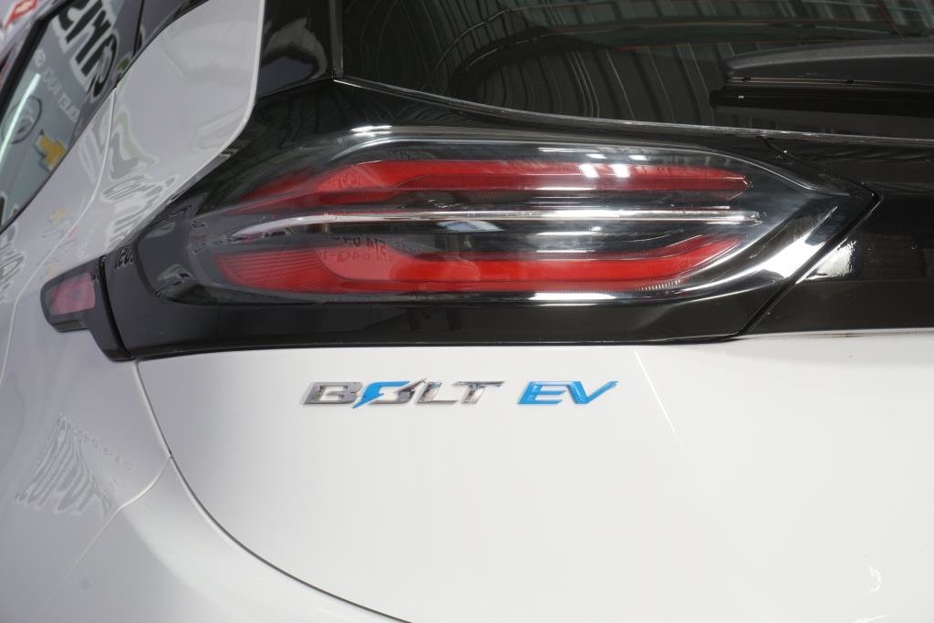 2022 Chevrolet Bolt EV in Montreal, Quebec - 25 - w1024h768px